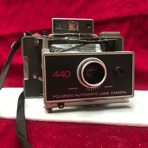 Polaroid 440 Camera with strap - Picture 1 of 4