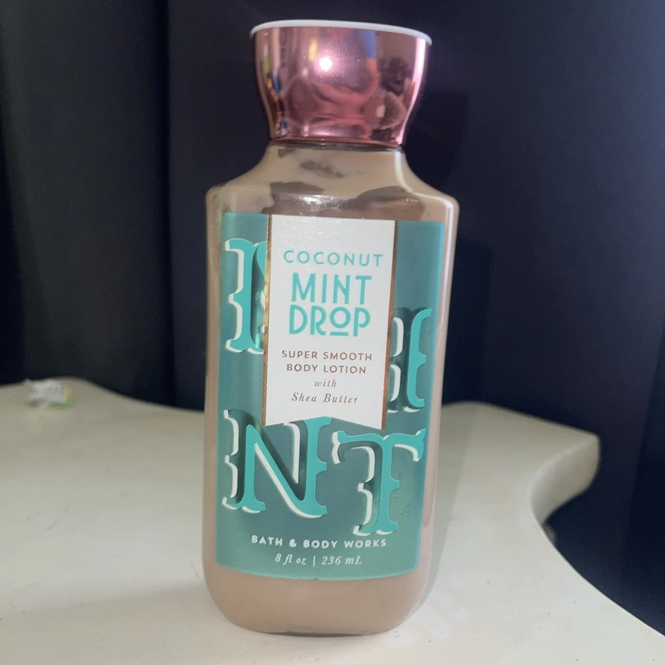 Loción corporal súper suave Bath & Body Works Coconut Mint Drop manteca de karité 8 OZ Foto 1 de 4
