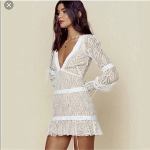 NWT For Love & Lemons Bright Lights Long Sleeve Lace Nude Mini Dress Size XS - Picture 1 of 8