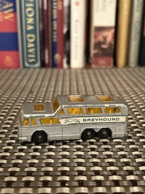 Vintage Lesney Matchbox #66 Greyhound Coach Bus Rodas Regulares 1967 - Imagem 1 de 4