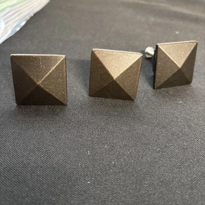 Knob Square Kitchen Bathroom Cabinet Hardware Cast Bronze 1 1/8" w/25 mm screws - Picture 1 of 2