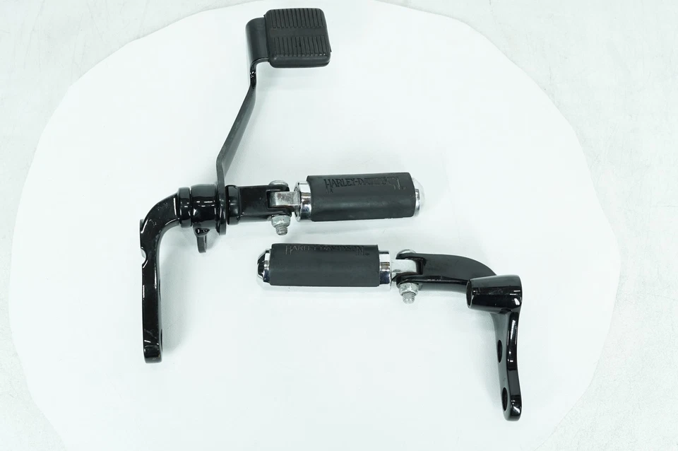 08 Clavijas de control de freno de pie izquierdo derecho Harley Dyna FXDBI Street Bob OEM 33693-03 Foto 1 de 4