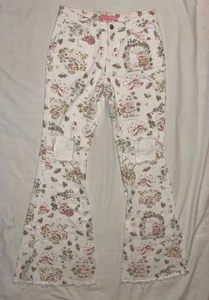 Dolls Kill X Strawberry Shortcake Jeans Small 28" Distressed Life Is Delicious - Bild 1 von 10