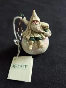 Midwest Of Cannon Falls Santa sentado en una bola de nieve firmada por Pam Schifferl 2,75" - Imagen 1 de 16