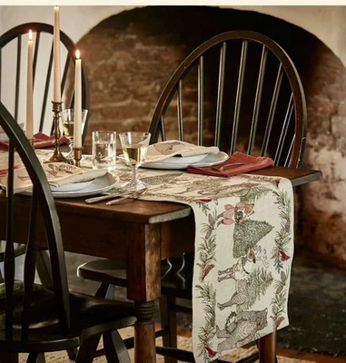 Corredor de mesa navideño bordado coral y colmillo 100 % lino 76”x18” bosque Foto 1 de 4