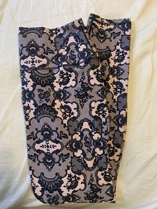 Fabletics M/M Lisette High waisted 7/8 Capri Nude Black Lace Couture Legging - Picture 1 of 7