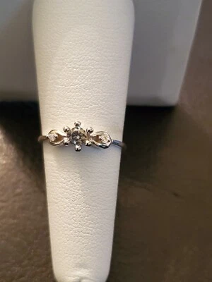 0.29 CT DIAMOND SOLITAIRE 14KT SOLID WHITE GOLD PETITE ENGAGEMENT RING SIZE 7 - Image 1 of 4