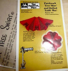 NEW - PATCHWORK TREE SKIRT & QUILTED TABLE MAT PATTERN by THAT PATCHWORK PLACE - Picture 1 of 2