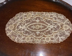 Authentisches antikes Netzdeckchen mit Nadelspitze - Bild 1 von 2