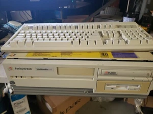 Packard Bell Multimedia  C115 Computer & Keyboard Tested with windows 95 - Picture 1 of 4