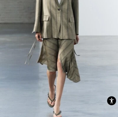 ZARA Falda Midi Asimétrica Mujer COLECCIÓN MZW Verde Rayas Artística NUEVA Foto 1 de 4