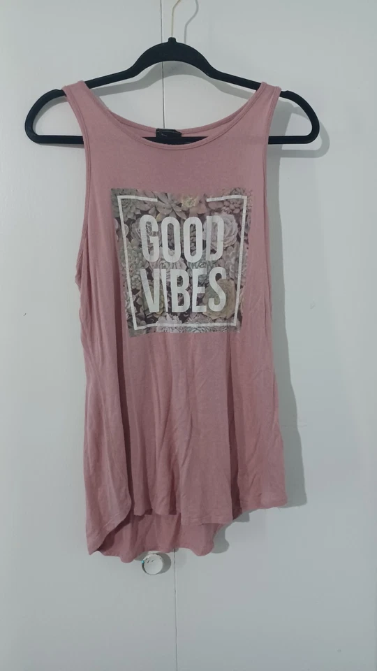 Camiseta sin mangas Rue 21 floral talla grande Foto 1 de 4