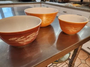 Vintage Pyrex Autumn Harvest Set Of Nesting Bowls 401 402 403 red burnt orange - Picture 1 of 20