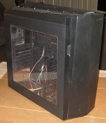 CyberPower C Series Gaming Computer Case ET8000-17750 - Image 1 of 4