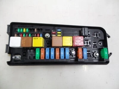 CAJA DE FUSIBLES Opel Vectra C Caravan 2008 13241891 / 519174502 - Imagen 1 de 3