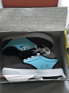 globe trainers Junior Size 2 - Picture 1 of 7