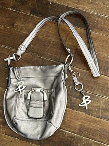 B Makowsky Cross Body Shoulder Bag Slim Hobo Purse Silver Pebbled Leather - Picture 1 of 14