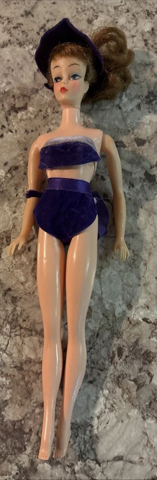 Muñeca Mitzi 1960 Ideal Toy Corp Muñeca Barbie Clon Cabello Castaño Rojizo Conjunto LEER Foto 1 de 4