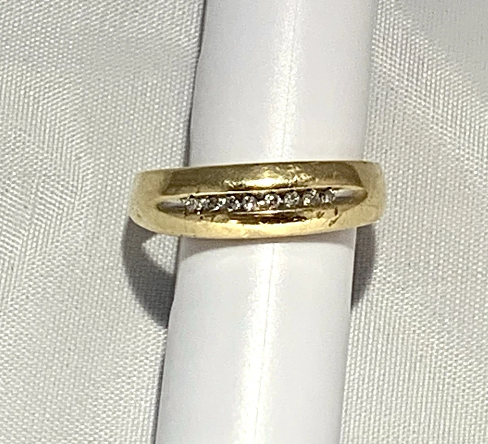 Anillo de oro amarillo de 10 k con banda de diamantes naturales de una fila para hombre Foto 1 de 1