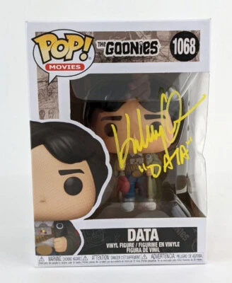 Figura Vinilo Funko Pop Firmada "Data" Firmada Autografiada por Ke Huy Quan (JSA Witness Certificado de Autenticidad) Foto 1 de 4
