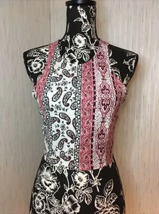 Charlotte Russe Sleeveless Crop Top Paisley Size Medium - Picture 1 of 11