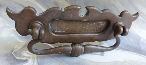 ORIGINAL VINTAGE ART NOUVEAU RECLAIMED ANTIQUE BRASS DOOR FLAP LETTERBOX KNOCKER Cover