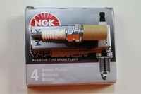 Set of 4 NGK Standard Spark Plugs for Polaris TRAIL BOSS 2004-2000 Engine 325cc