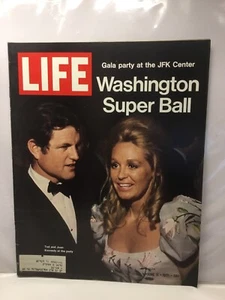 Life June 11, 1971 Gala At The JFK Center Washington Super Ball - Picture 1 of 1