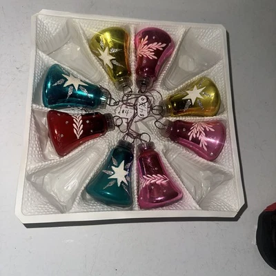 Vintage Adornos de Navidad Campanas Vidrio Mercurio Rosa Plata, Amarillo, Caja Azul Foto 1 de 4