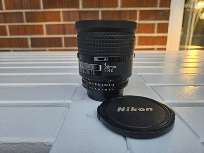 Lens Nikon AF Nikkor 28mm f1.4 D EXCELLENT CONDITION - Image 1 of 4