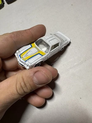 Vintage Yatming 1:64 Diecast - CHEVROLET CAMARO Z-28 (WHITE) - Image 1 of 2