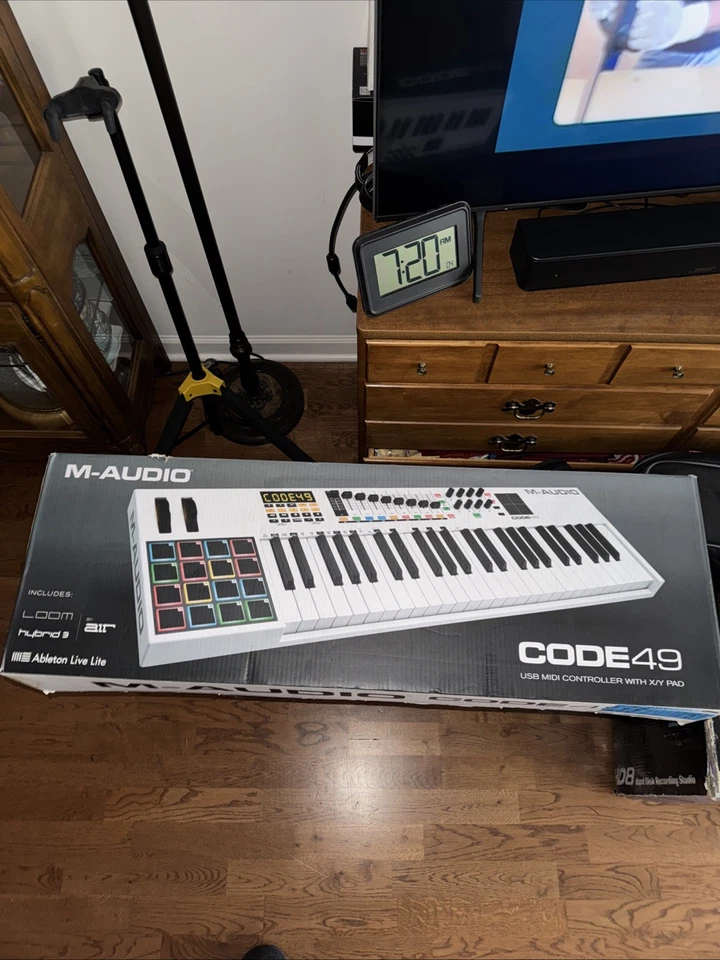 🔥 M-Audio Code 49 Keyboard Controller Studio MIDI USB  🔥 - Image 1 of 1