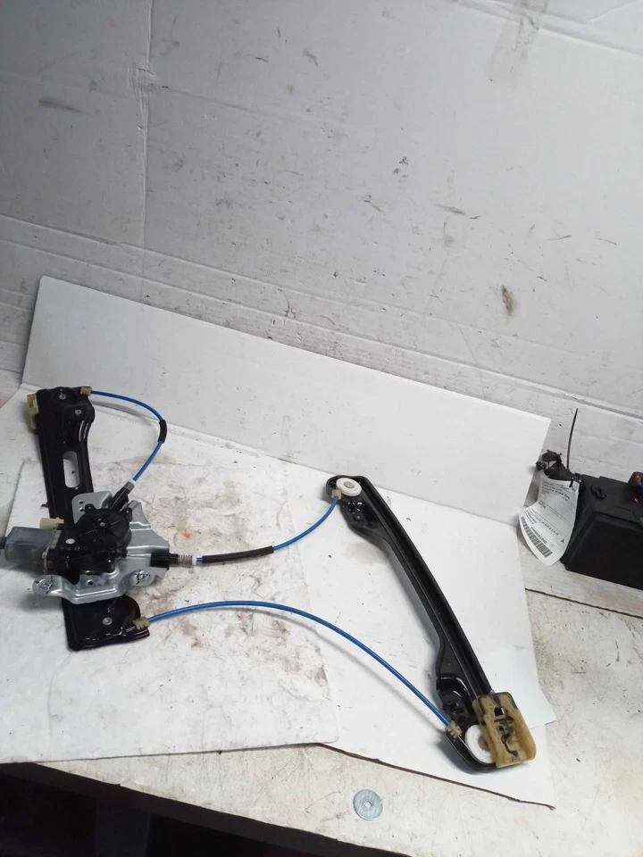 Used Front Left Door Window Regulator Front fits: 2015 Chevrolet Malibu electric Foto 1 de 4