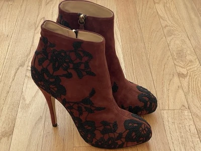 Botines VALENTINO GARAVANI Gamuza Cereza Tacón Cremallera 7US/37EU Hechos en Italia Foto 1 de 4