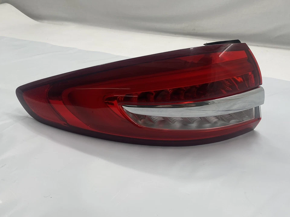 Luz trasera izquierda izquierda para conductor Ford Fusion 2017-2020 LED lámpara de freno Foto 1 de 4