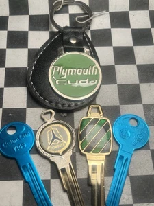 Plymouth Cuda Duster Road Runner Superbird Fury GTX 440 426 Hemi Gold Enamel Key - Picture 1 of 7