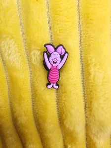 Pigglet arms up Winnie the pooh shoe croc charm- - Picture 1 of 1