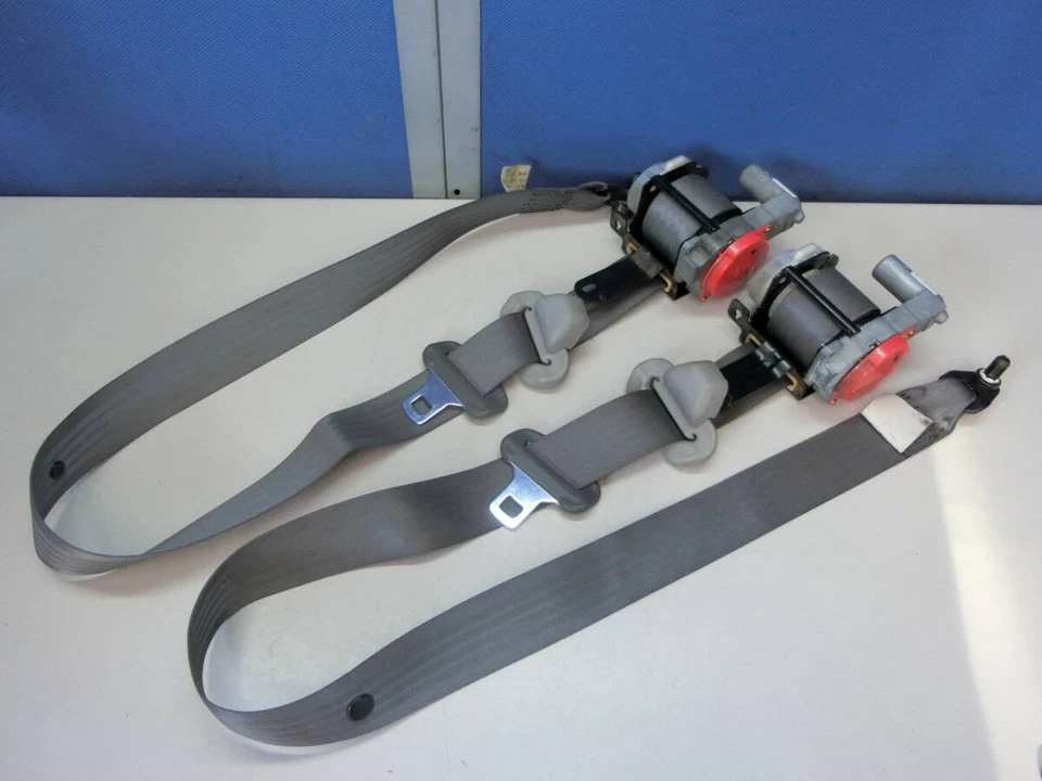 Juego de 2 cinturones de seguridad delanteros MITSUBISHI Town Box U63W JDM USADOS Foto 1 de 4