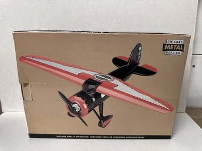 Harley Davidson Lockheed Vega 5B Highwing самолет банка 11» размах крыльев новый в коробке - Изображение 1 из 4