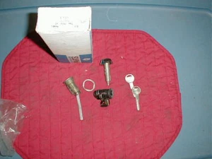 NOS MOPAR 1971-72 B BODY TRUNK/GLOVE BOX LOCK SET - Picture 1 of 1