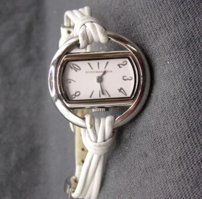 Reloj para mujer BCBGMAXAZRIA resistente al agua con batería nueva - ¡Funciona muy bien! Foto 1 de 4