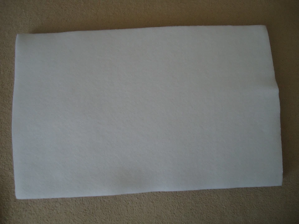 FEUTRINE - lot de 2 plaques de feutrines - dimensions 20 * 30 cm - BLANC - Photo 1/1