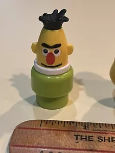 Vintage Fisher Price Little People #938 Sesamstraße Bert Figur Muppets - Bild 1 von 9
