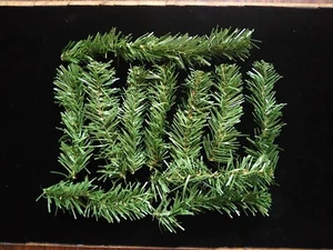 12 Stück Weihnachten biegsame künstliche grüne Baumzweige. Basteln, Dekor, 5"-6" - Bild 1 von 2