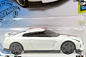 HOT WHEELS 2020 SPEED GRAPHICS 17 NISSAN GT-R - Picture 1 of 3