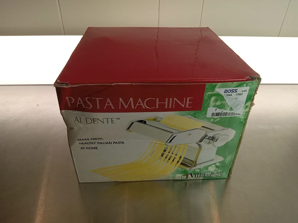 Máquina de pasta cromada VillaWare Al Dente 177. ¡Comida italiana fresca en casa! Bella! Foto 1 de 4
