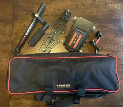 Estabilizador de video portátil FLYCAM HD-3000 con estuche y liberación rápida Foto 1 de 4