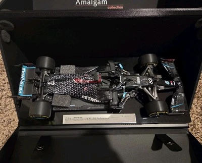 Mercedes-AMG F1 W11 EQ Performance - 2020 Sakhir Grand Prix - Geroge Russell - Image 1 of 4