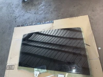 03-07 Infiniti G35 Conjunto de ventana de vidrio lateral pasajero trasero derecho 82300-AL502 Foto 1 de 4