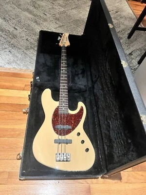 Bajo Hamer Cruise 4 cuerdas EE. UU. Foto 1 de 4